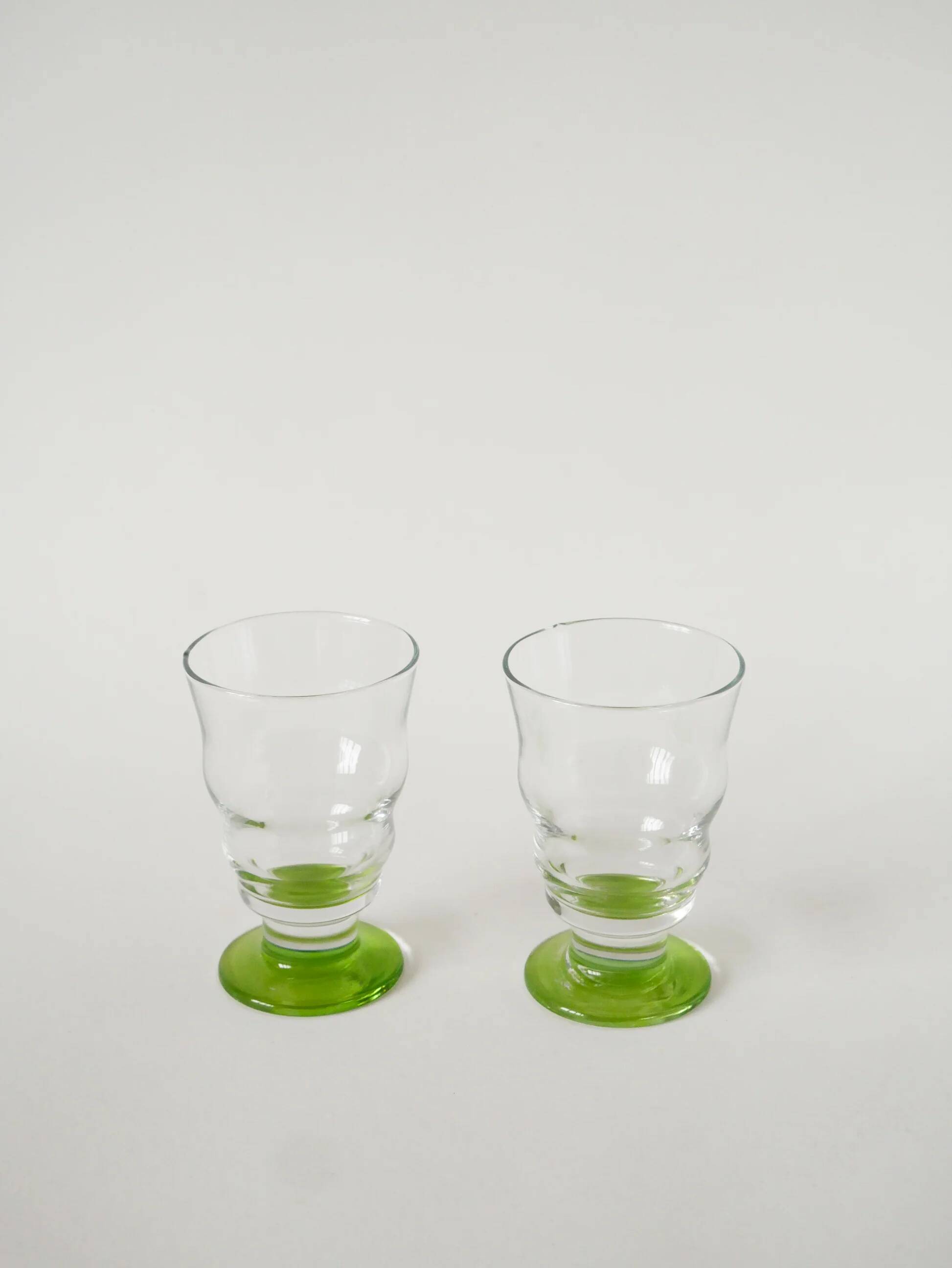 Duo de verres à vin, vert pomme, 1980