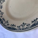 Dessert plate of the Longchamp earthenware factory, Doria model. Iron Land