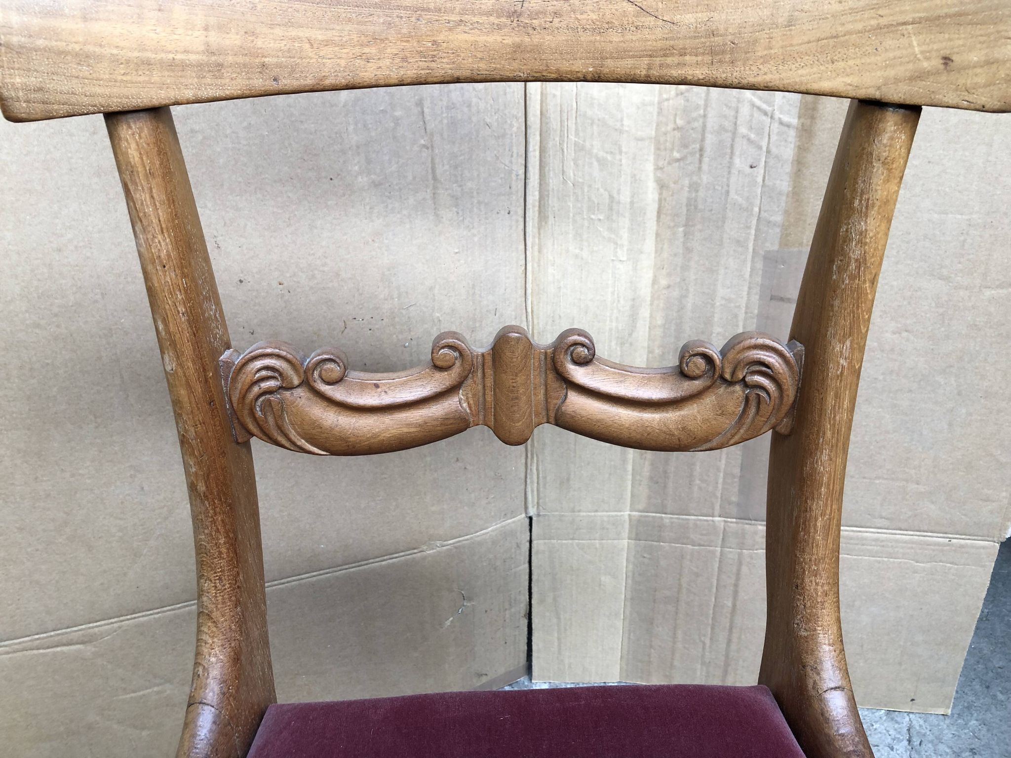 Lot de 6 chaises de style Restauration en merisier