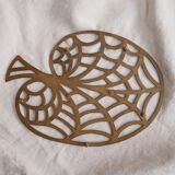 Brass leaf trivet