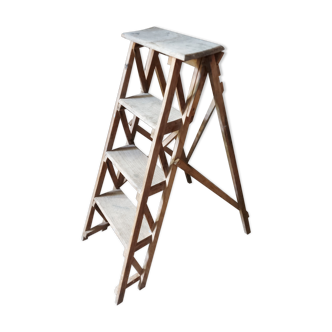 Painter's stepladder