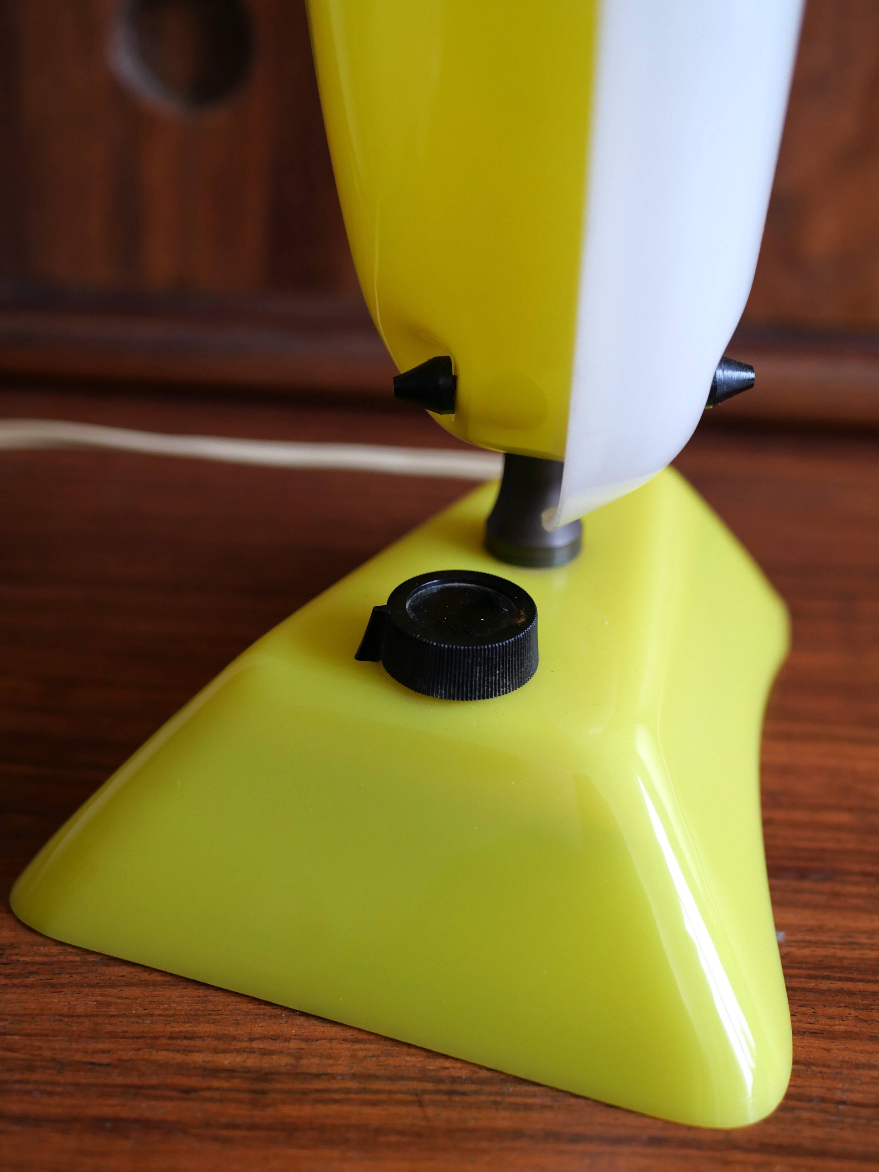 Lampe en plexiglas 1950