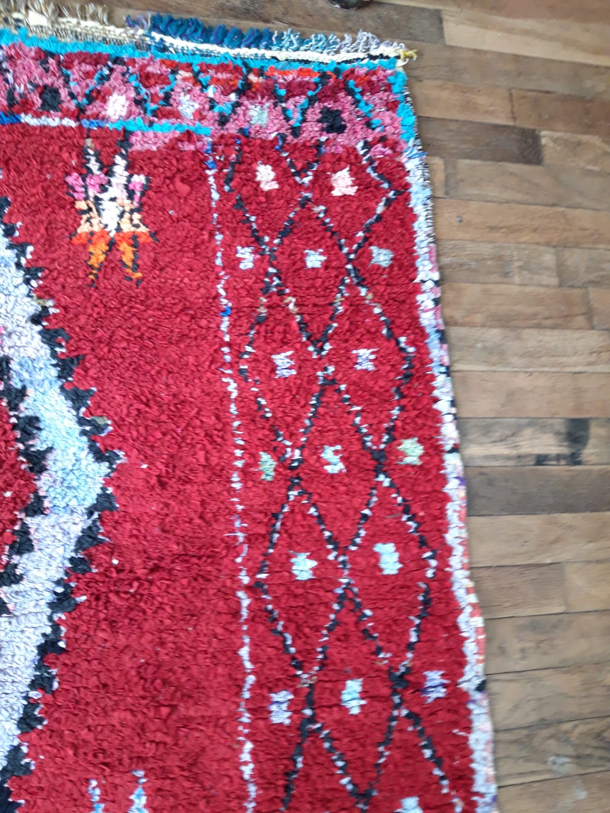 Ancient Berber carpet 125x225cm