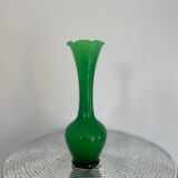 Green opaline single-flower vase – Elegant and decorative