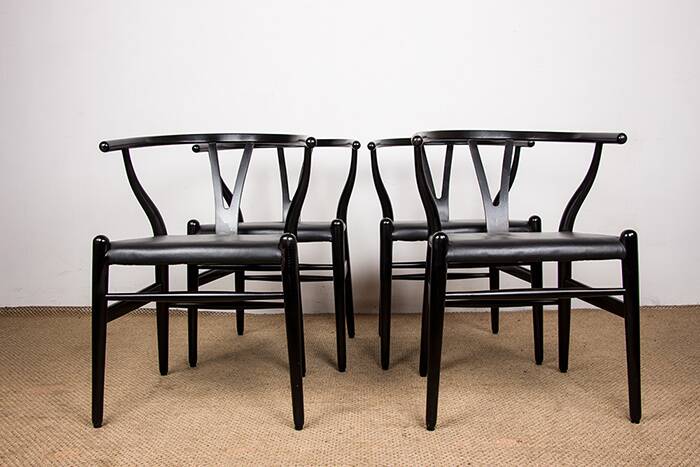 4 Danish chairs, black lacquered wood and leather, Wishbone model, Hans Wegner