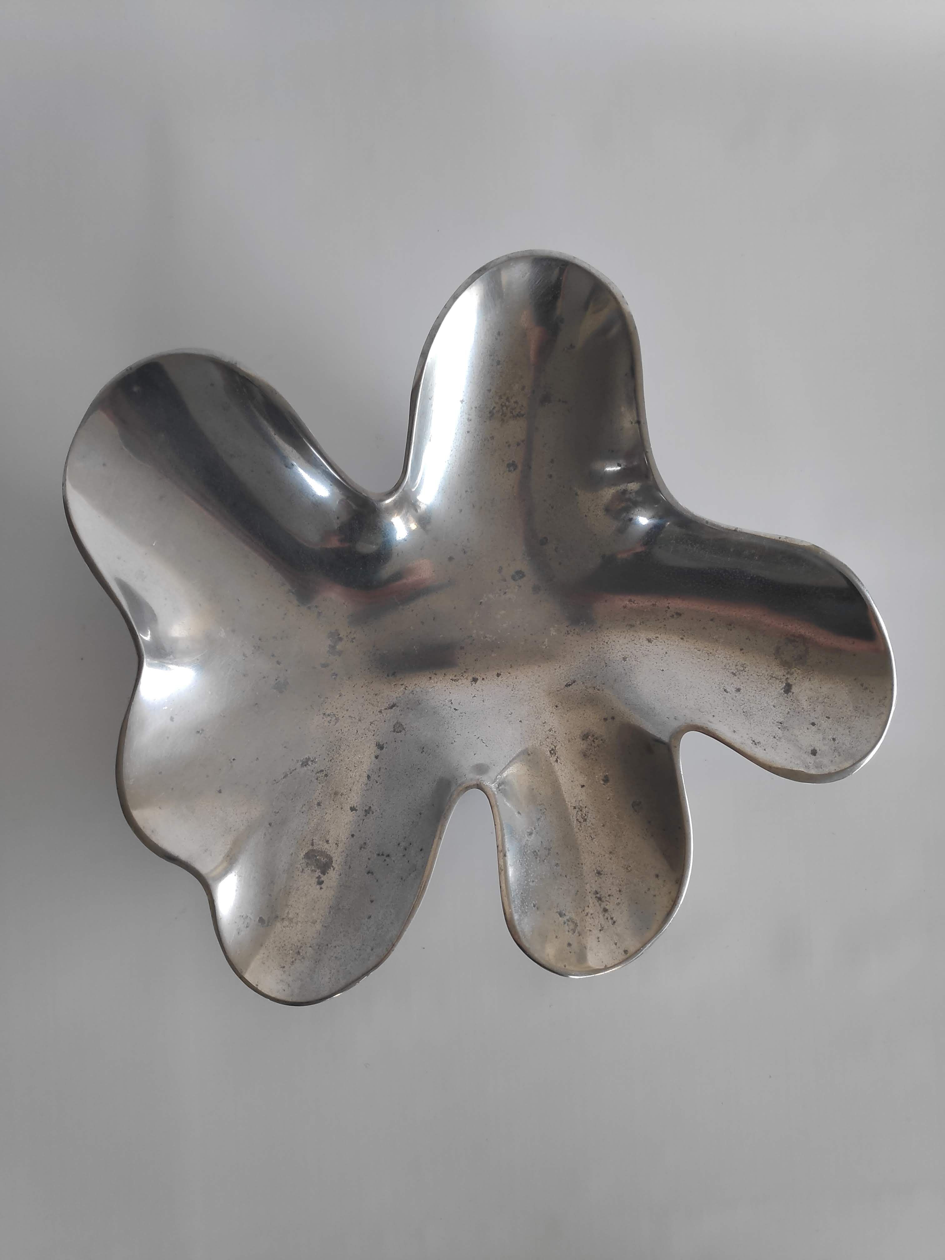 Vintage Pocket vacuum in oxidized cast aluminum of years 70