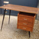 Bureau moderniste vintage pieds compas