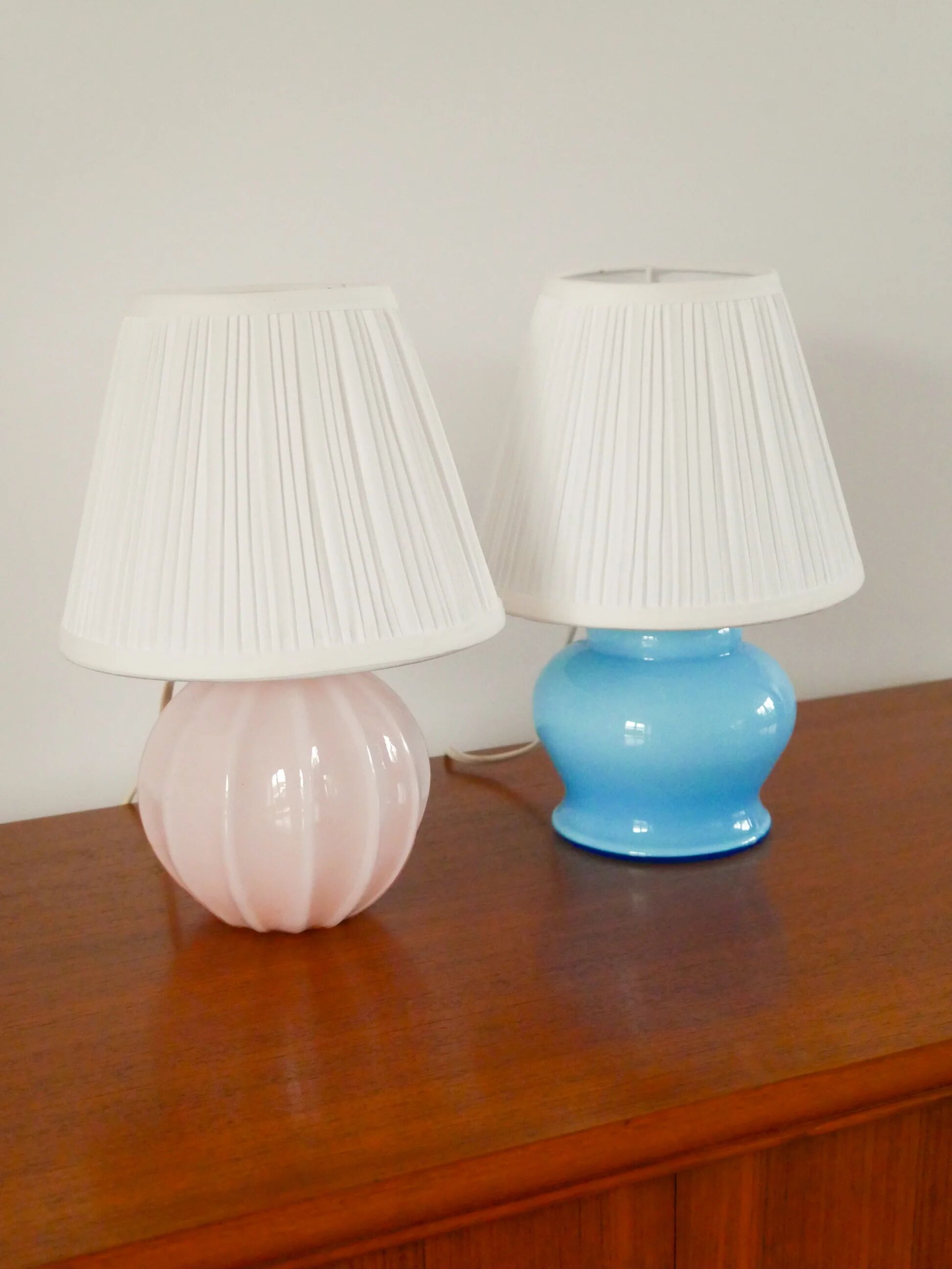 Facetted pink opaline table lamp, Art Deco, 1930.