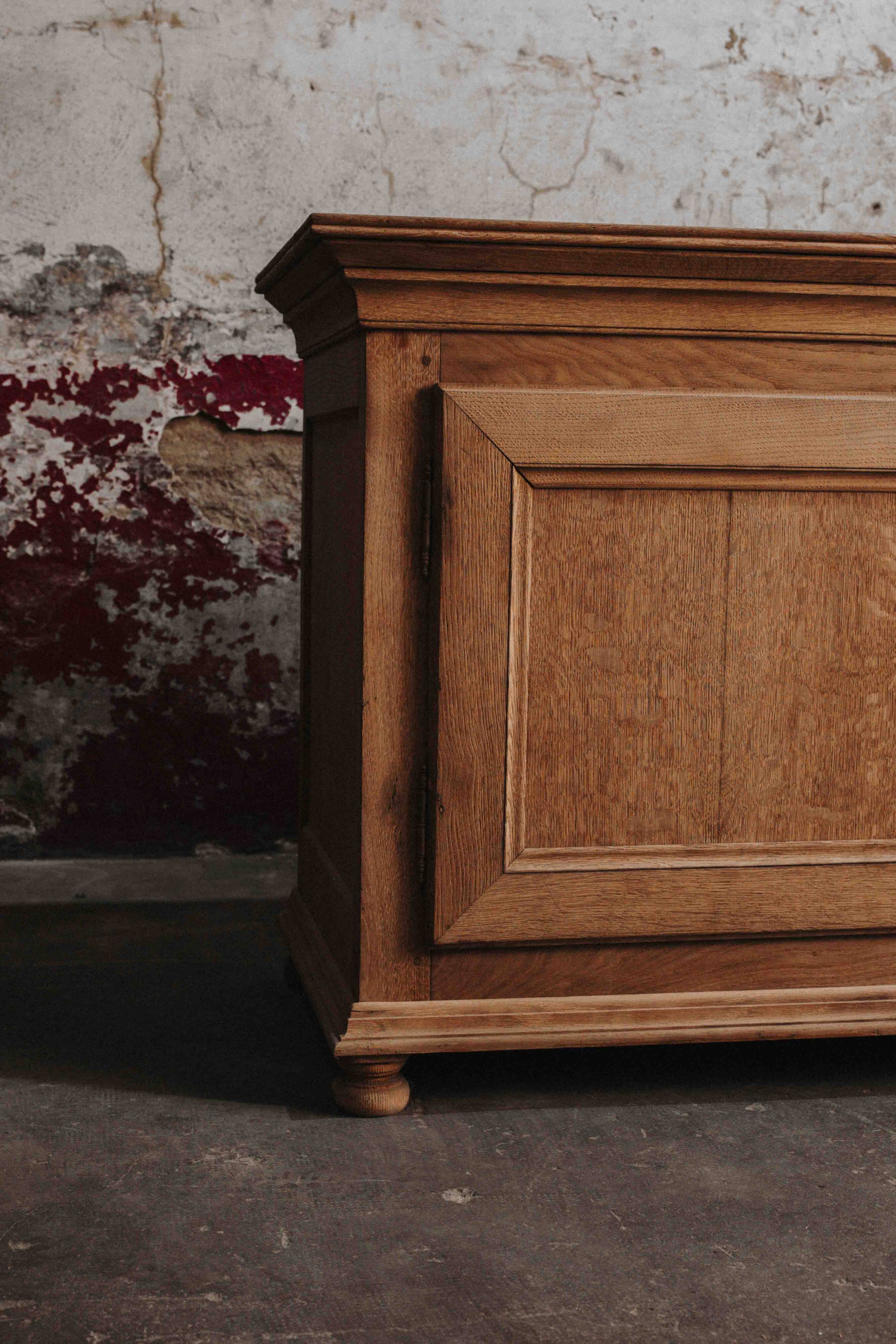 Ardennes-style 2-door chest of drawers in solid oak