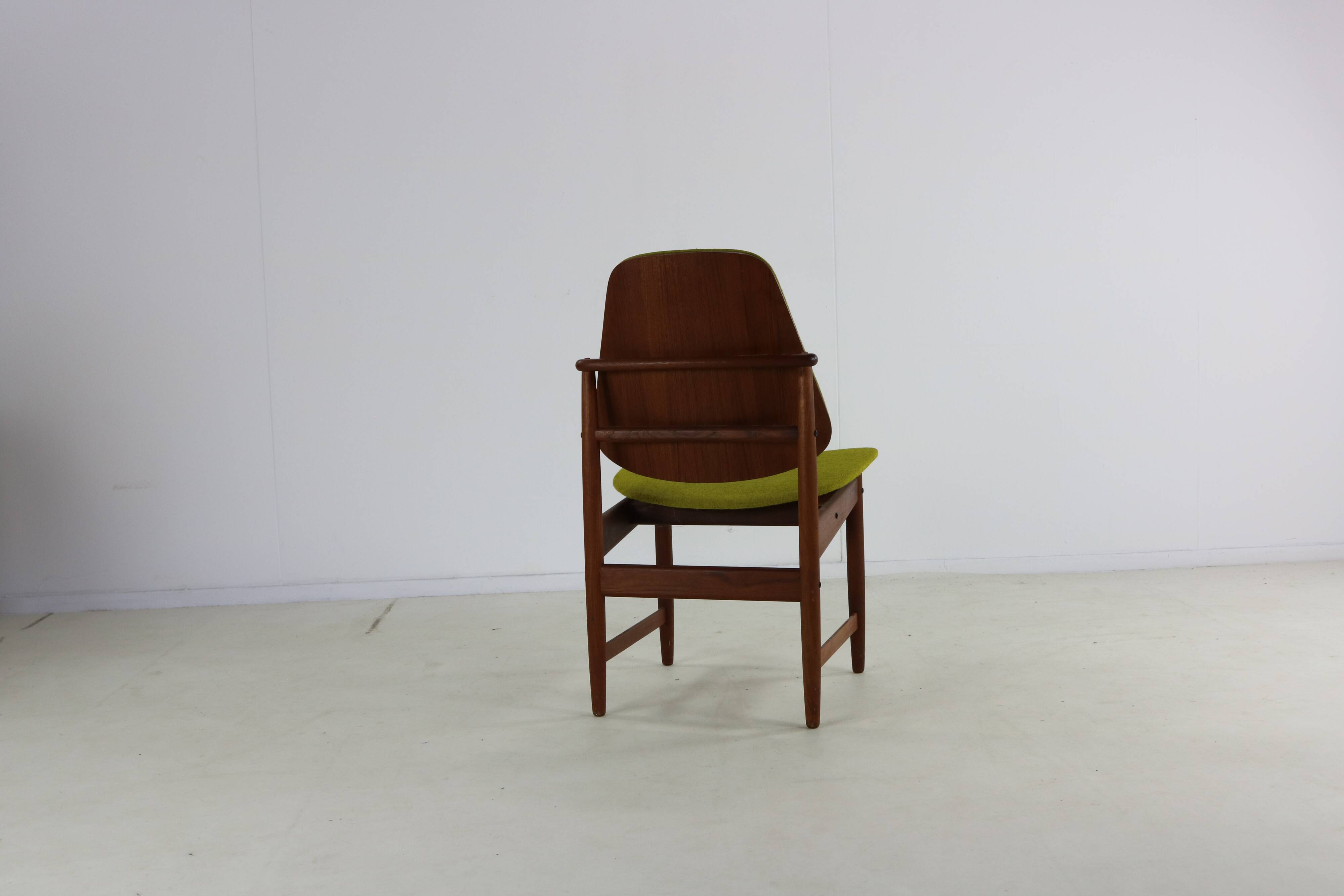 Ensemble de six chaises à manger design danois par Arne Hovmand Olsen
