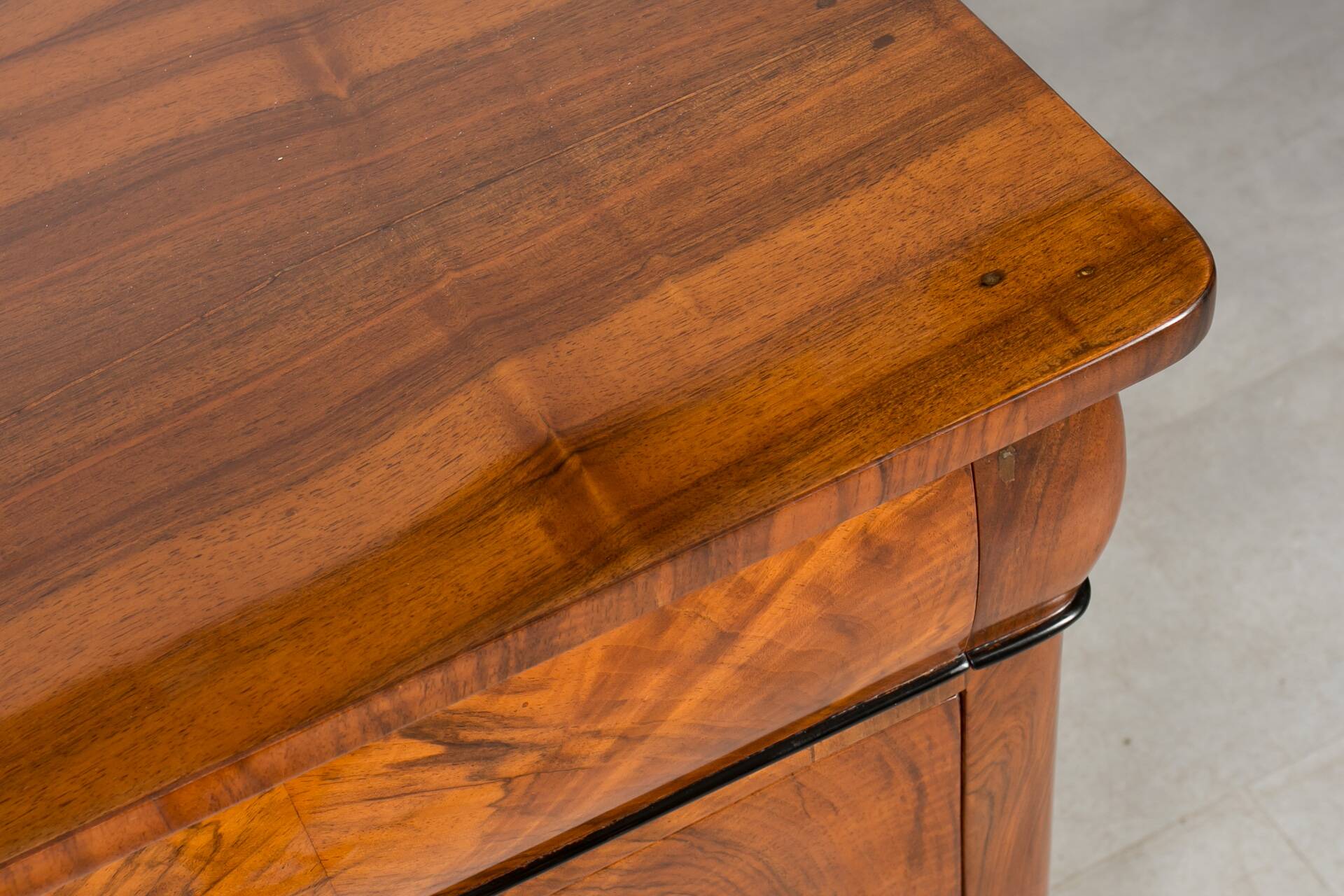 Biedermeier Walnut Chest of Drawers, Germany, 19th Century