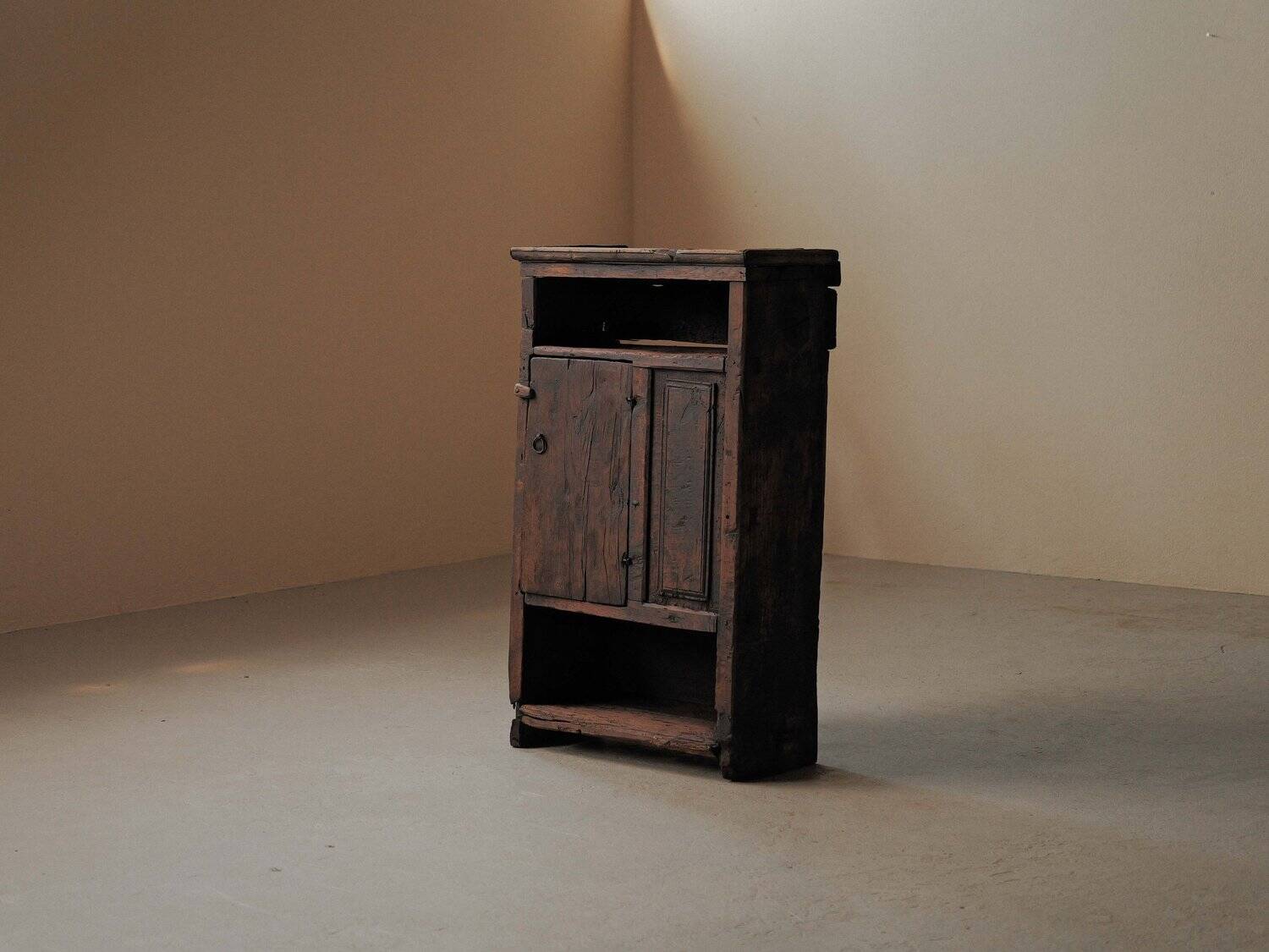 Mountain furniture in solid wood, Folk Art, 19th century