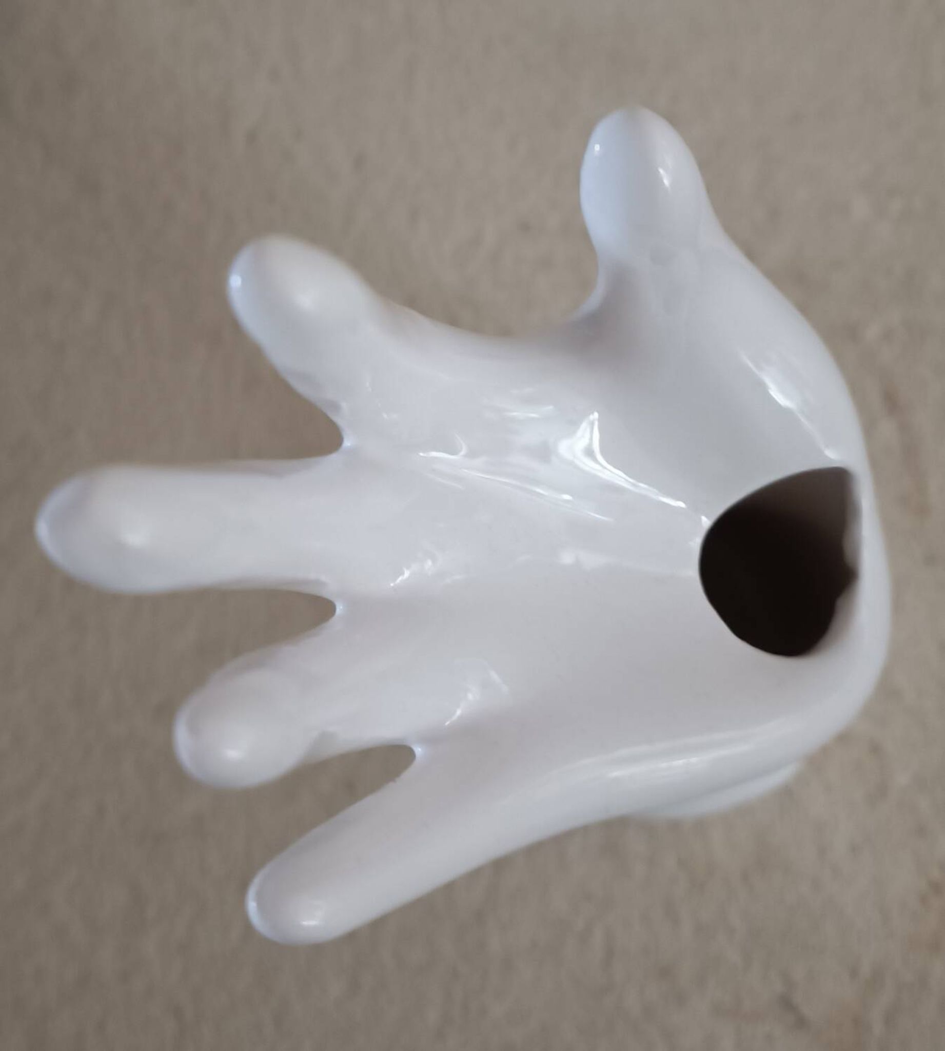 Baguier, vase vintage en forme de main