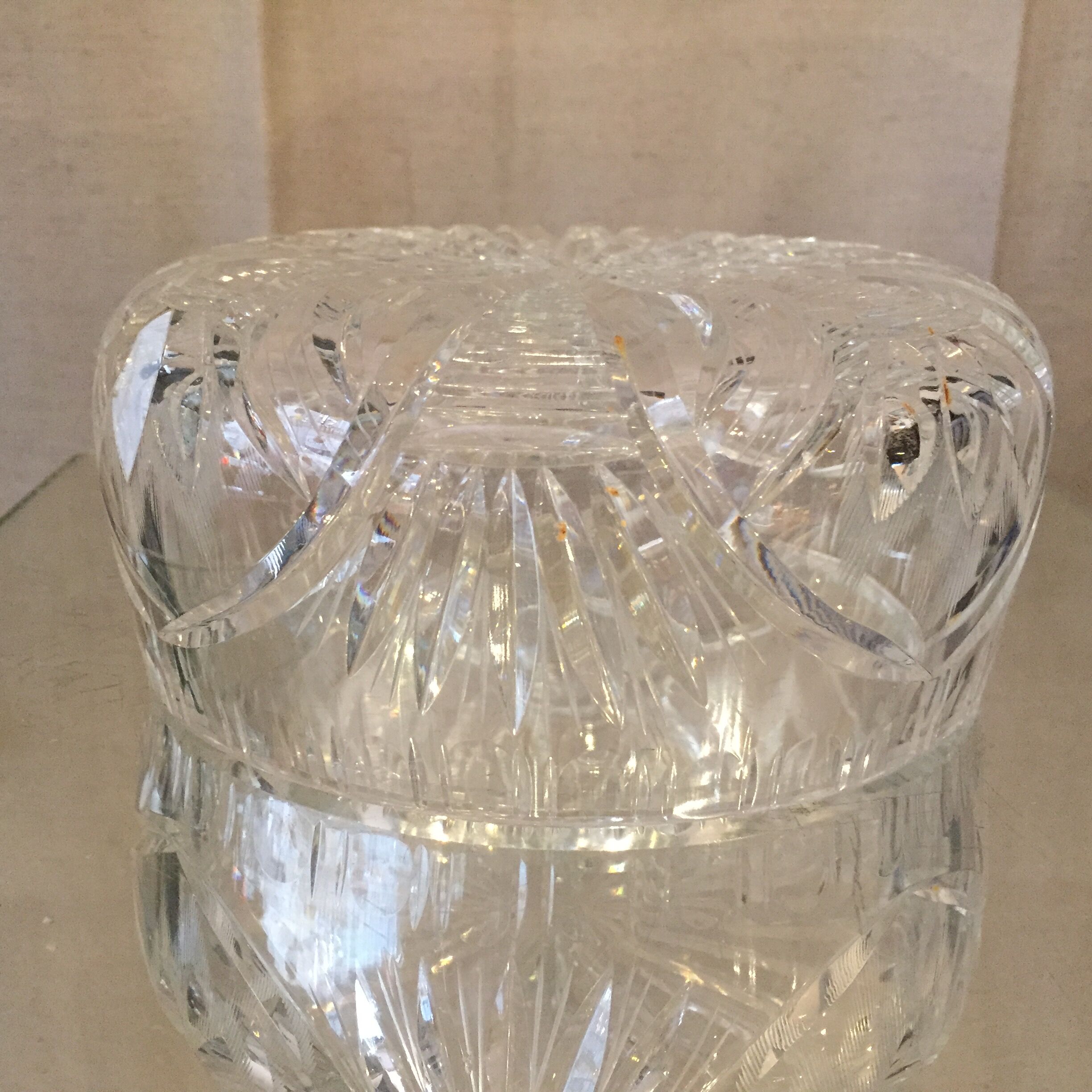 Small salad bowl or crystal pocket tray size