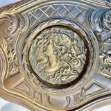 Boite  ancienne a  bijoux bronze femme au iris art nouveau vintage antiquité xix