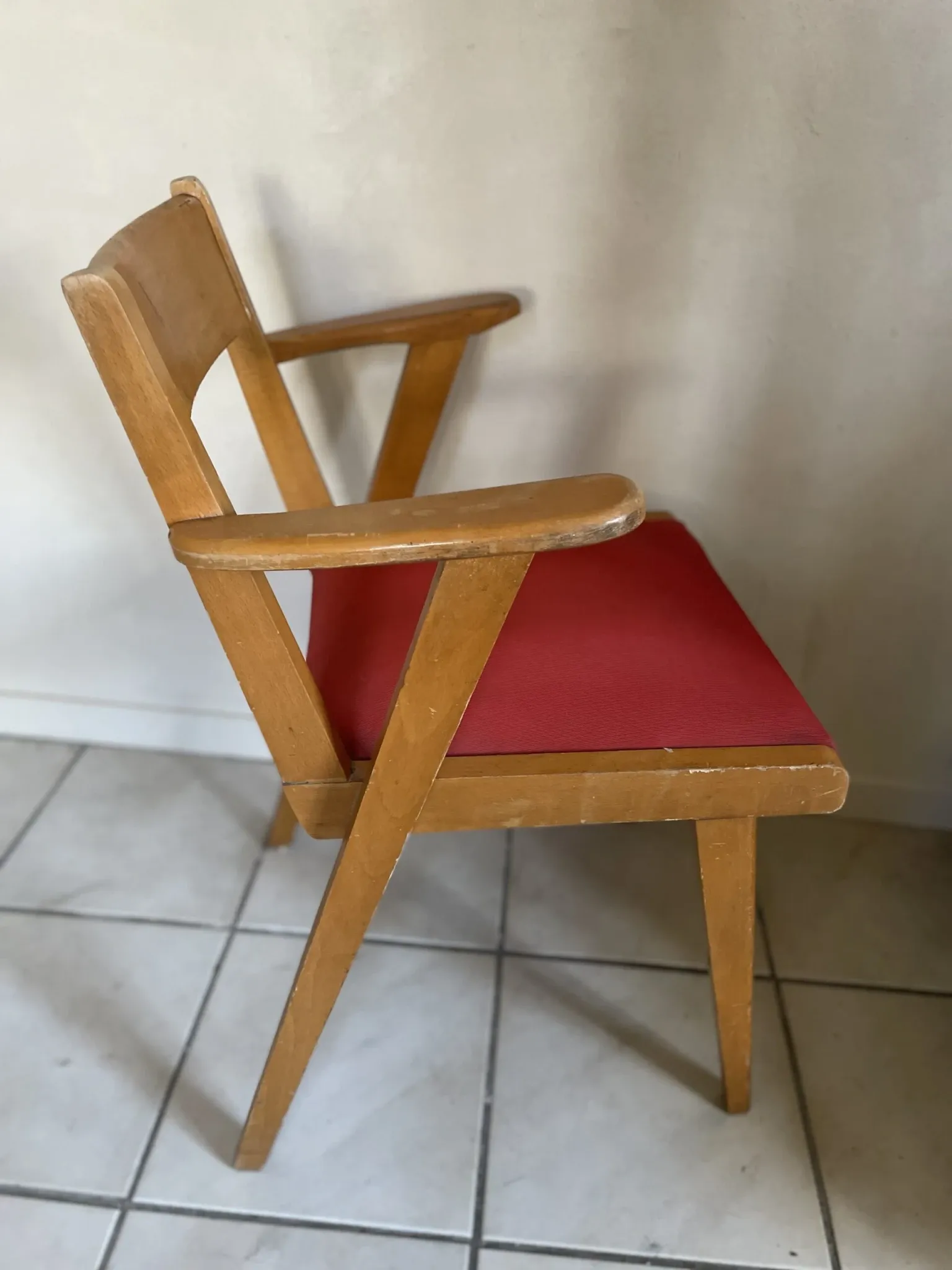 Rockabilly red armchair