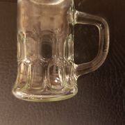 6 verres  à liqueur verre pressé moulé forme choppe