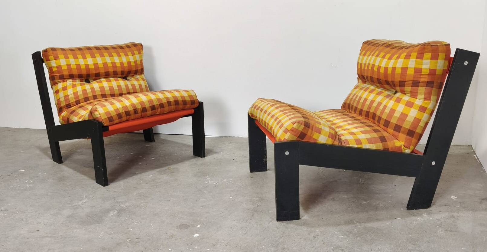 70s lounge chairs