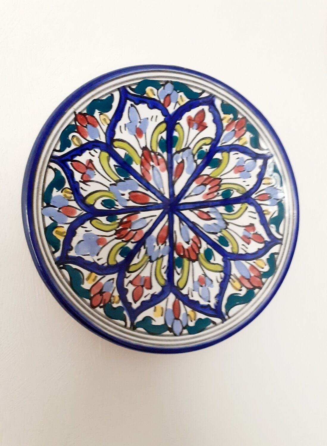 Hand painted Arabesques plate