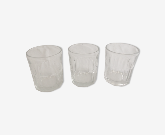 Verres gobelets en verre épais anciens