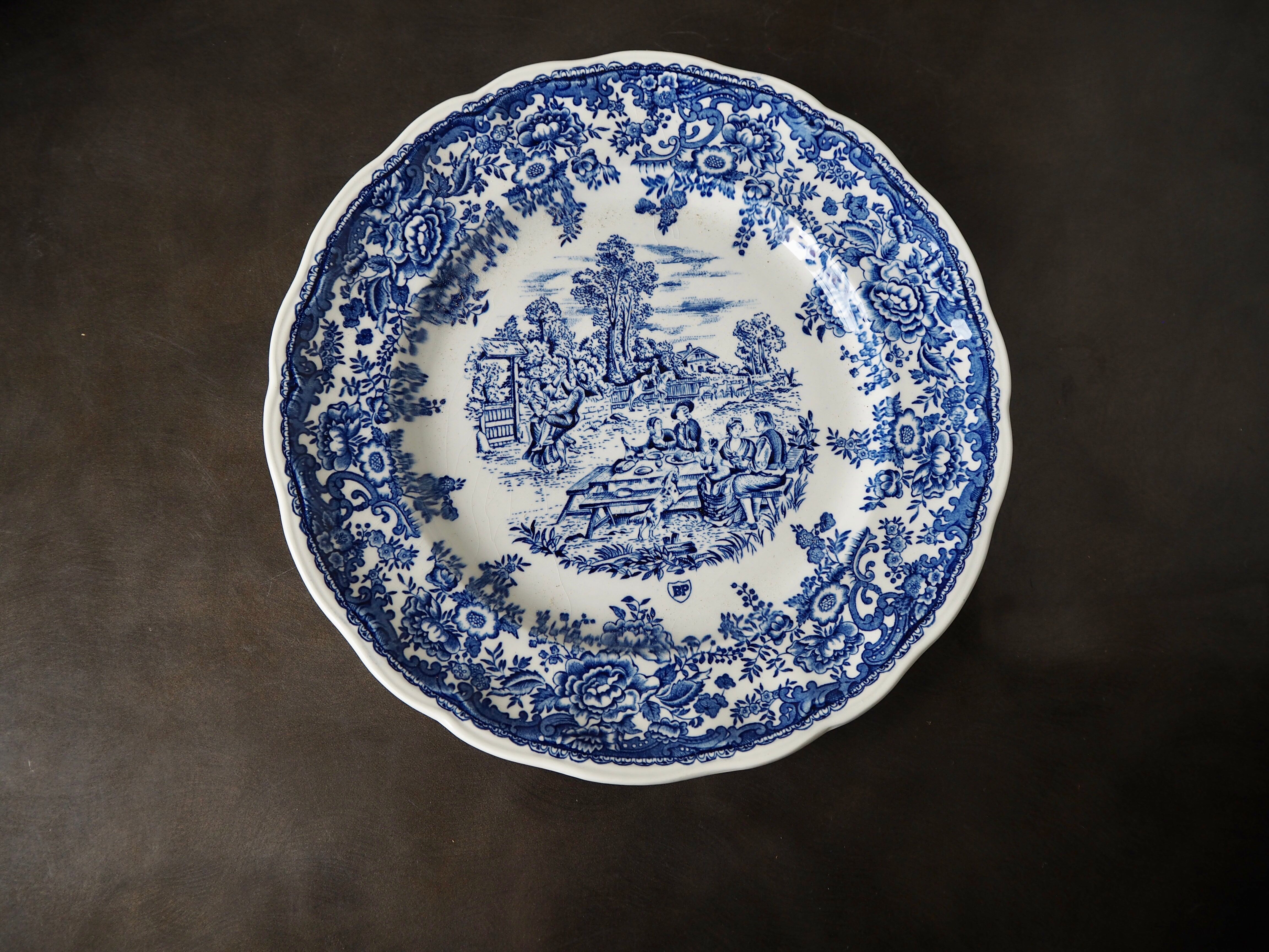 Set of 15 diner plates with English motifs Lunéville
