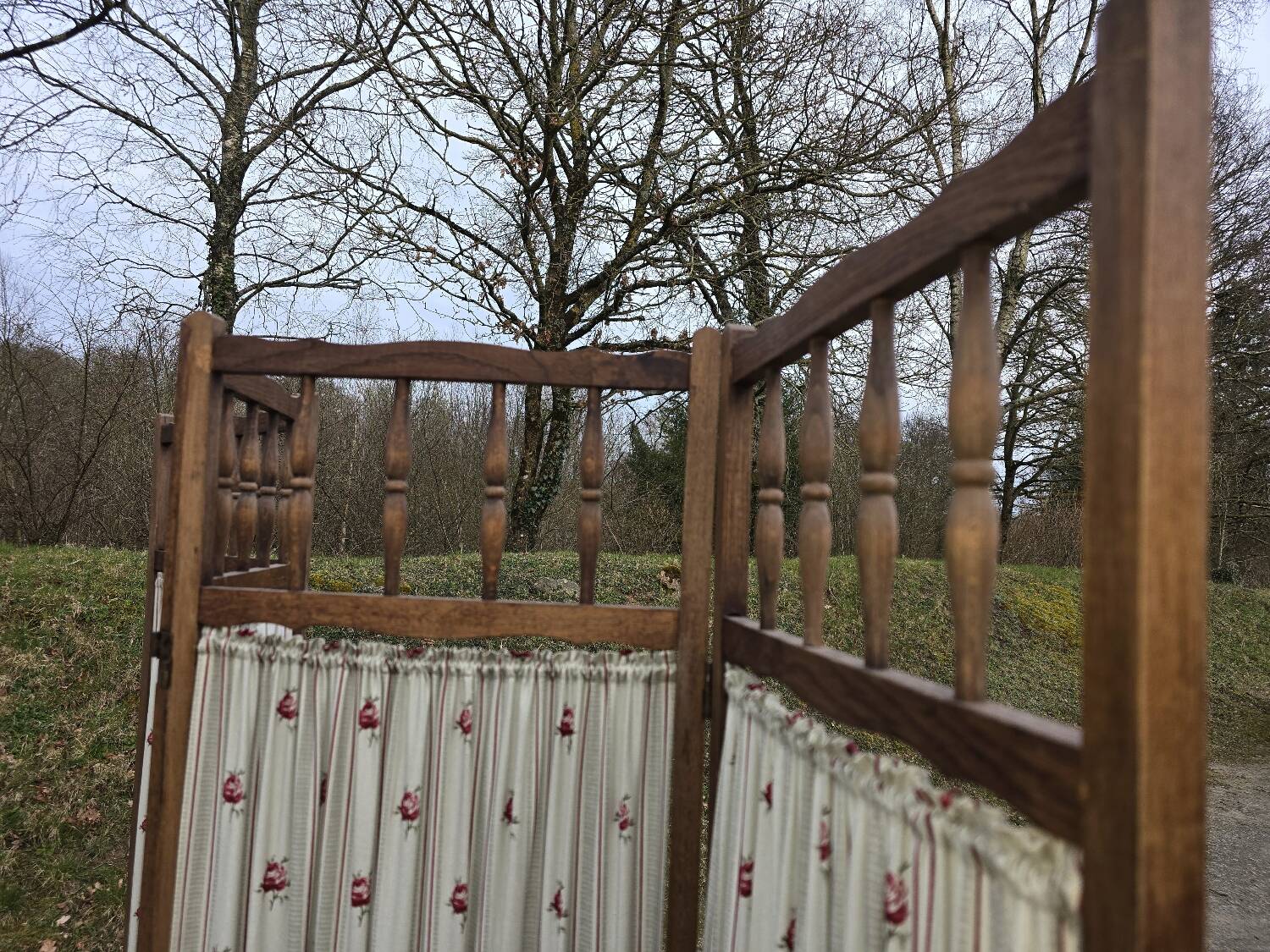 Vintage four-panel screen