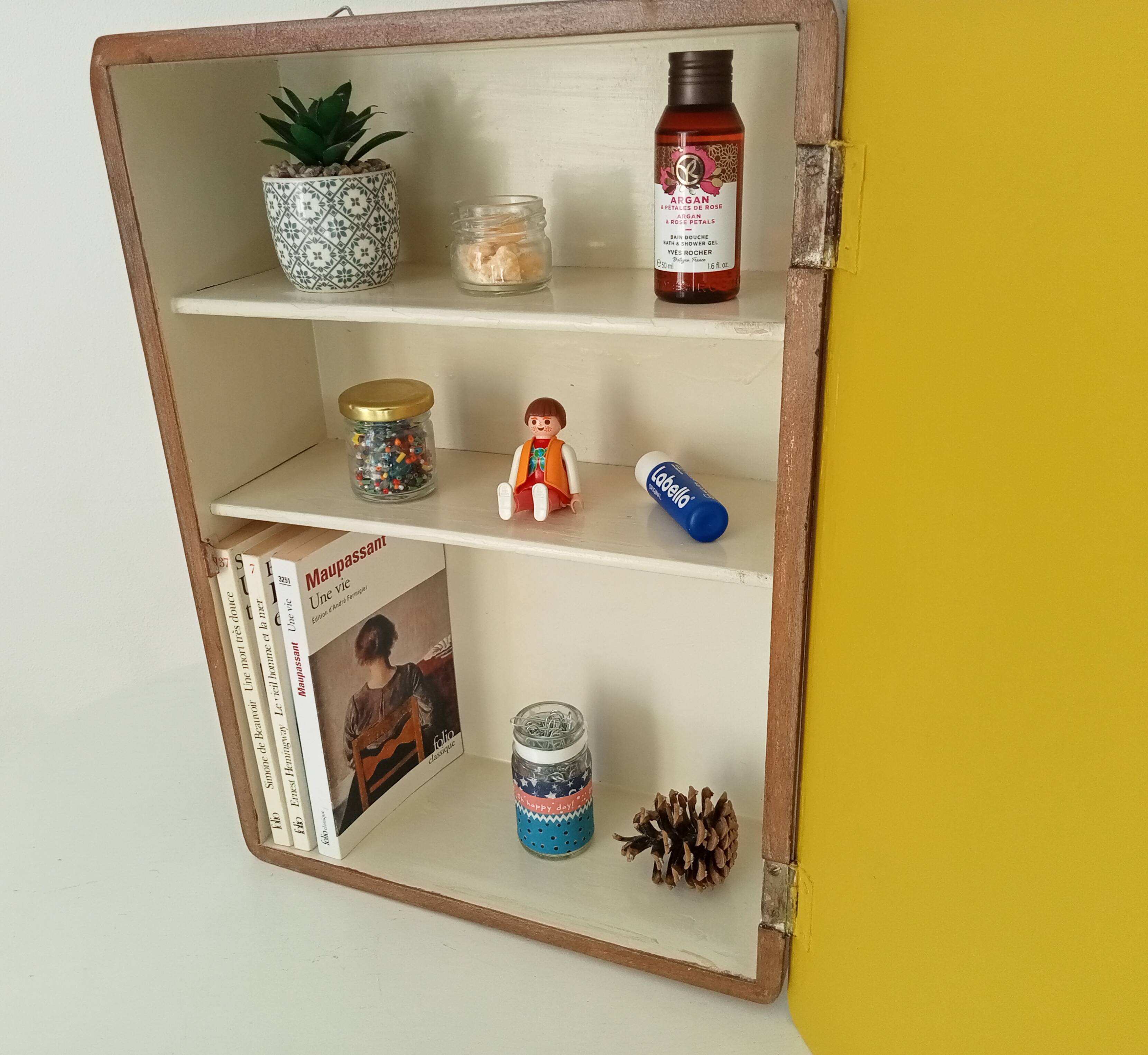 Vintage medicine cabinet 50s/60s