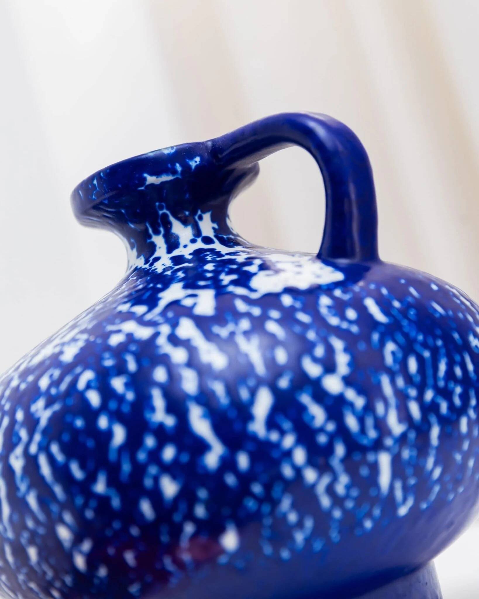 Deep cobalt blue glazed ceramic vase by VEB Haldensleben, mid-century 1960s Fat Lava style