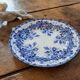 Assiette ancienne bleu cobalt L.M. & Cie – décor floral