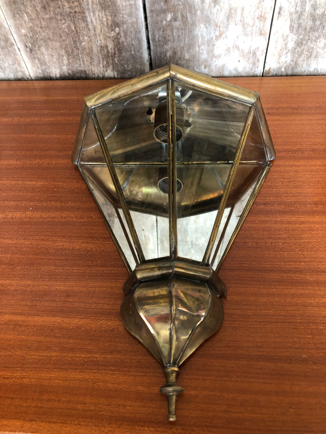 Old brass wall lamp + glass + vintage mirror back