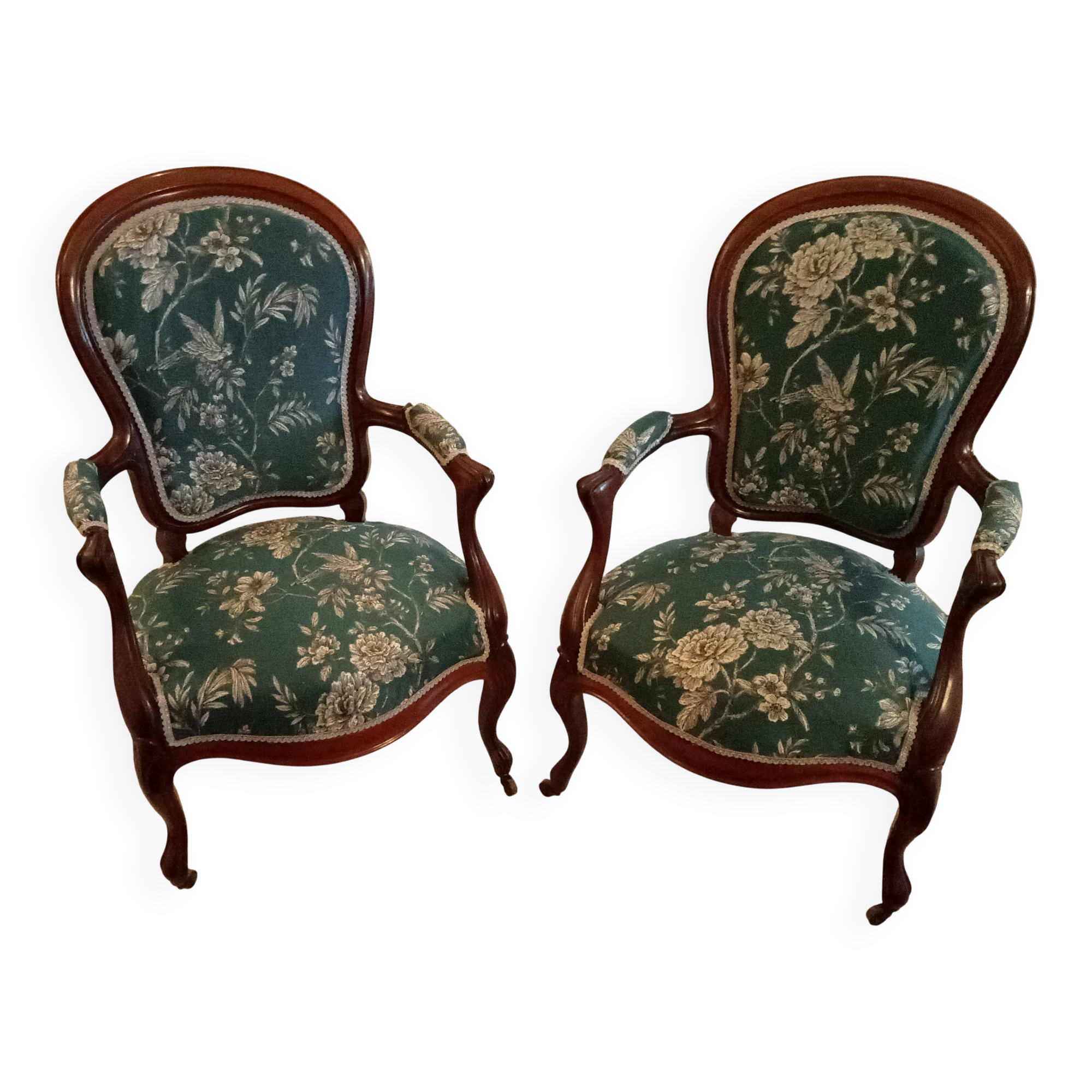 Paire de fauteuils cabriolet style Louis XV