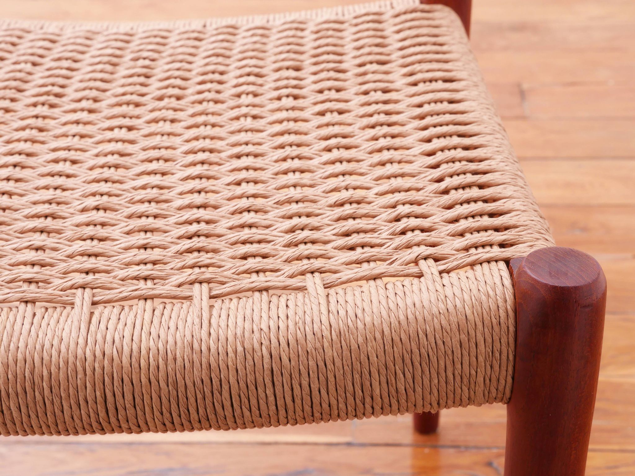 Chaise  Niels Otto Møller -  Corde danoise refaite -  modèle 75