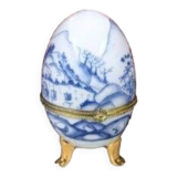 Porcelain egg box