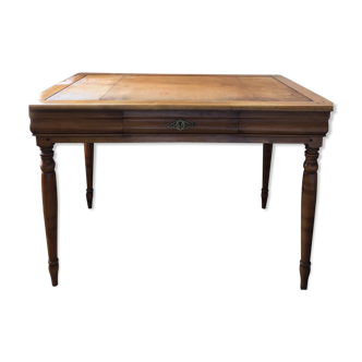 Extendable table in solid cherry