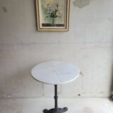 Round table bistro in white marble