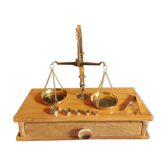 Pharmacist's scale of the 20s with its original box