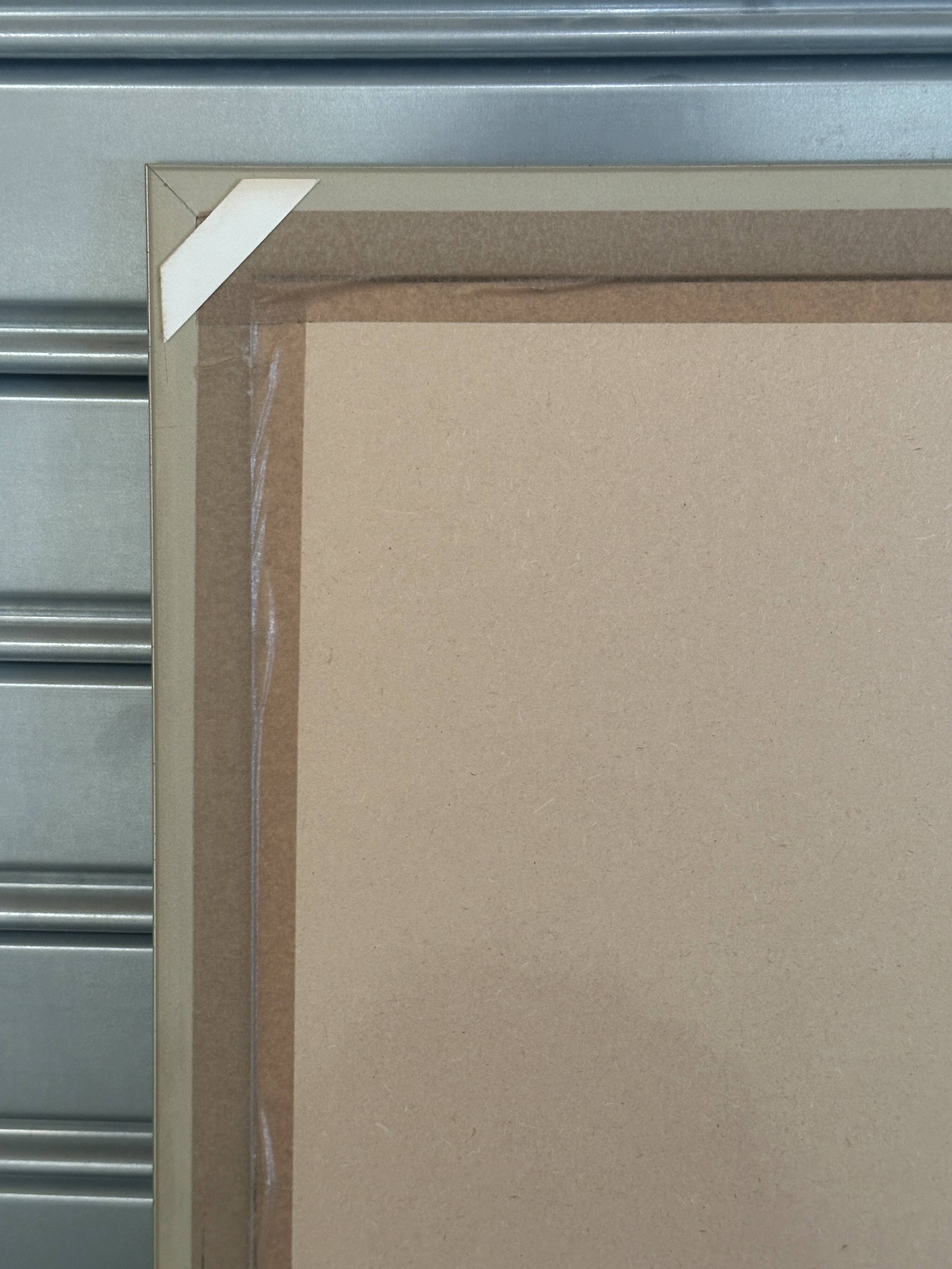 Deux Miroirs biseautés avec encadrement en finition effet or blanc vieilli