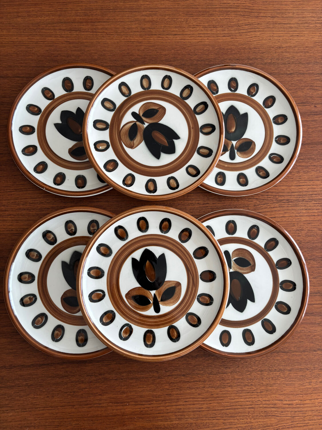 Set of 6 vintage 1970 Boch La Louvière dessert plates, kimono design.