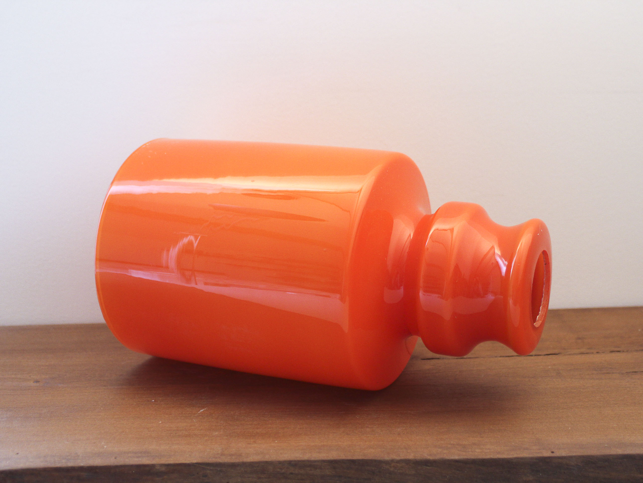 Opaline orange 70s for suspension