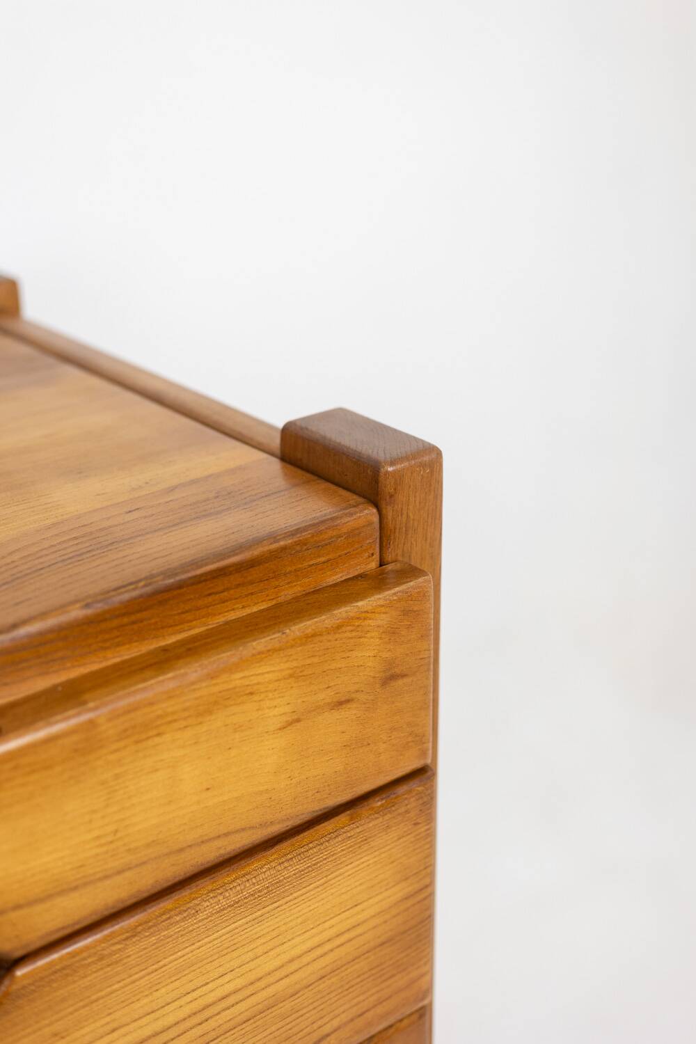 Regain House. Elm chest of drawers. Circa 1970.