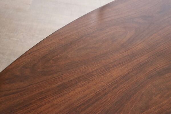 Table à manger grande de Florence Knoll en noyer, années 1960.