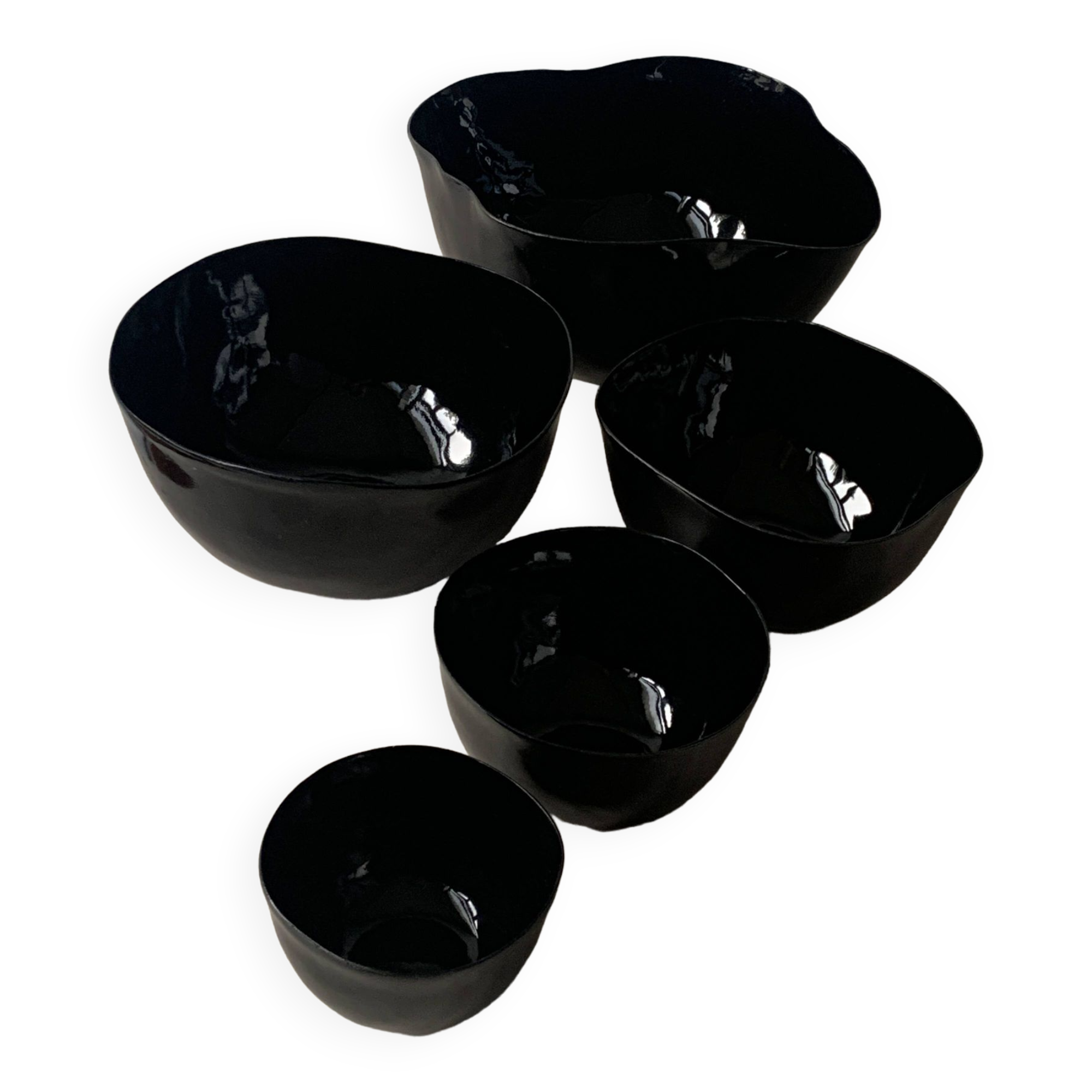 Black lacquer tsé tsé bowls