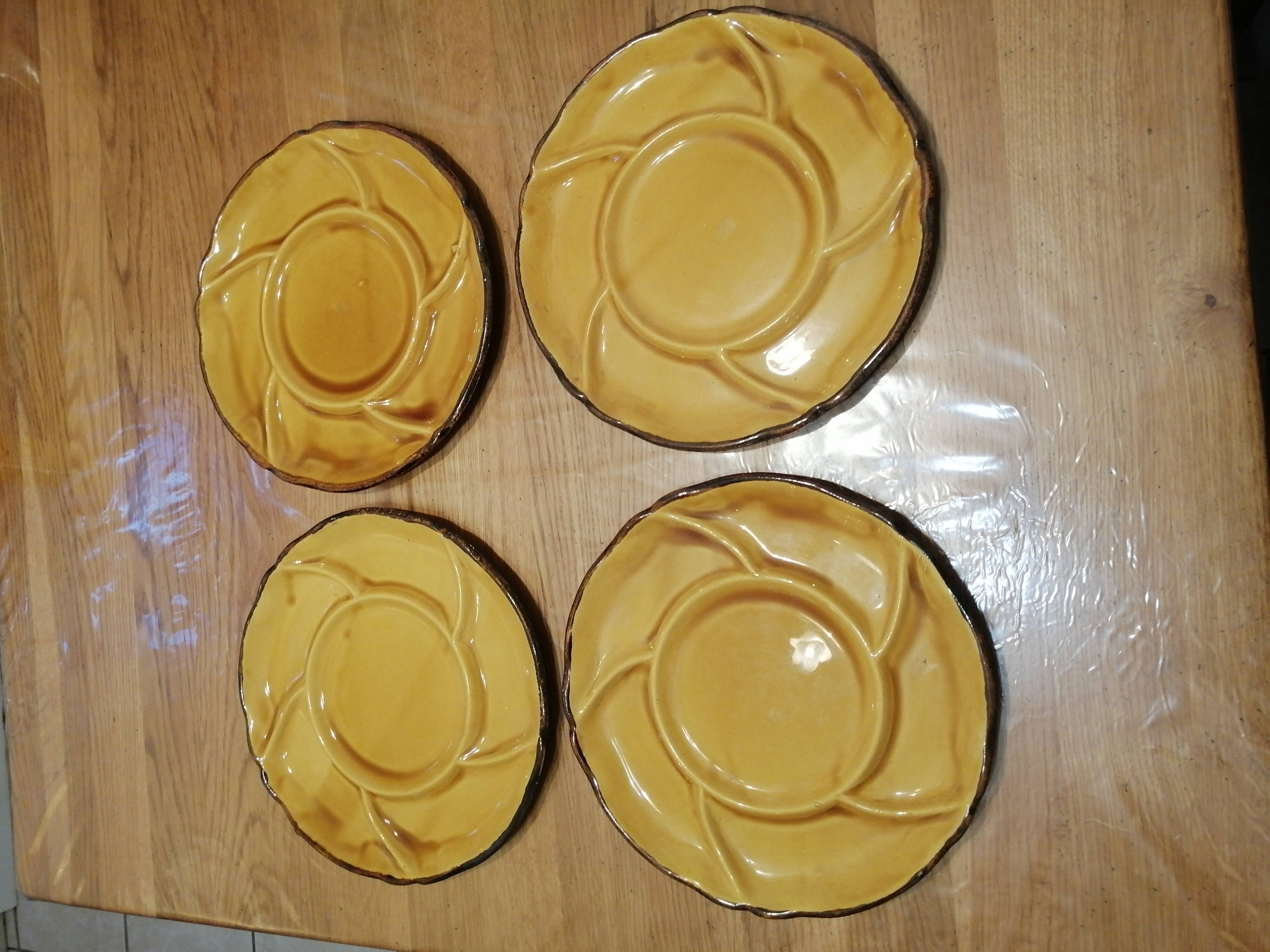 Lot of 8 ceramic plates