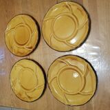 Lot 8 assiettes en ceramique