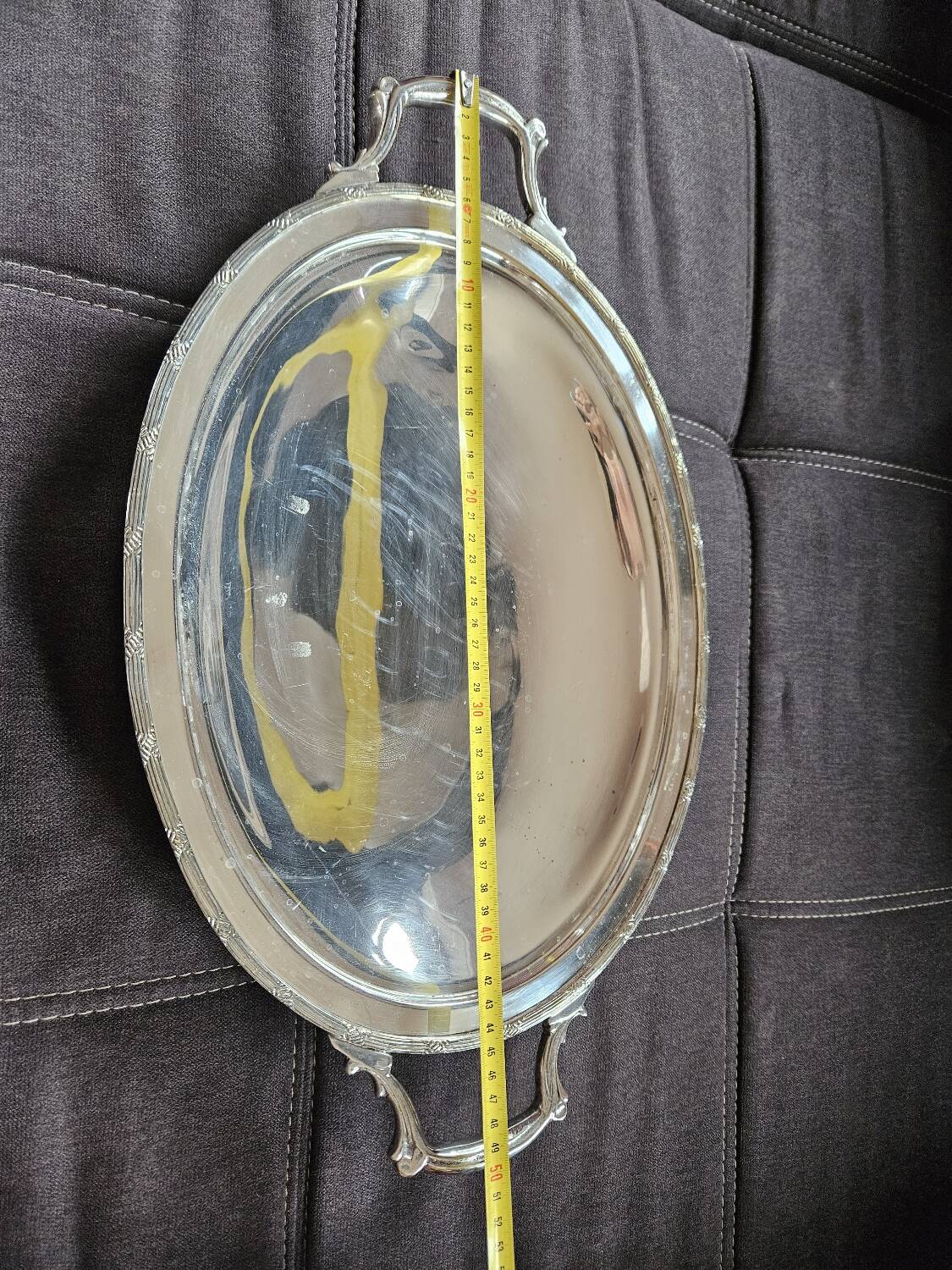 Plat en argent avec couvercle