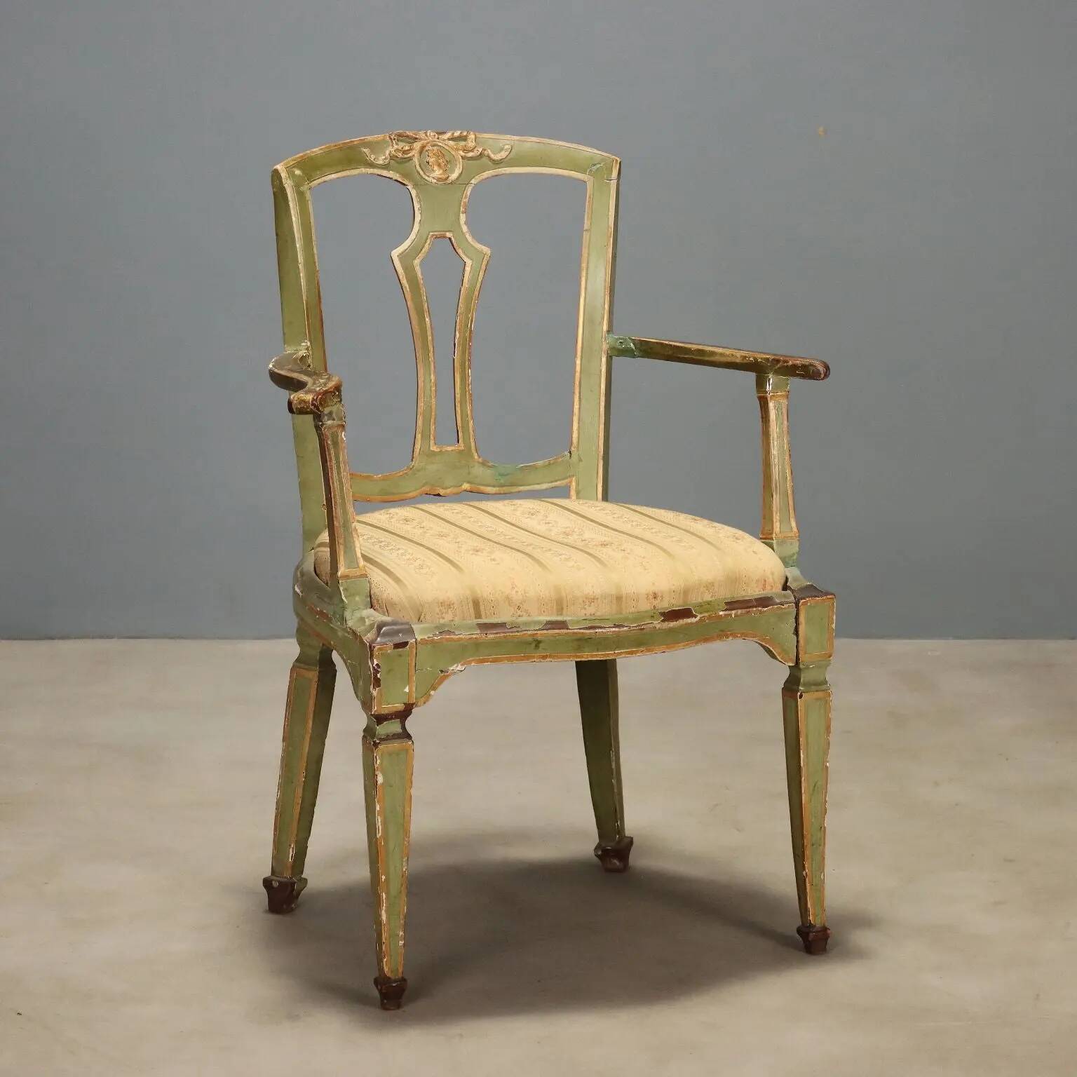 Neoclassical Venetian armchair from the 18th century.