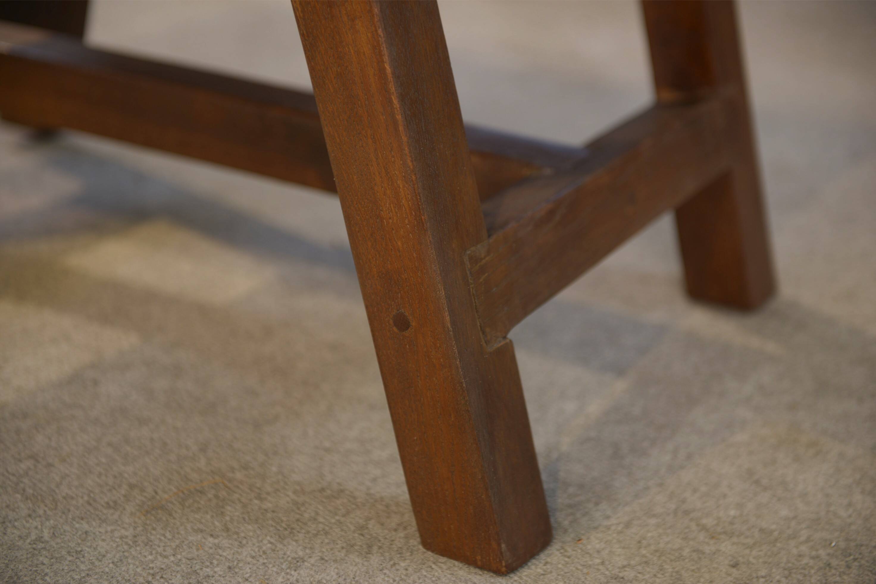 Table basse brutaliste en orme 1950’s