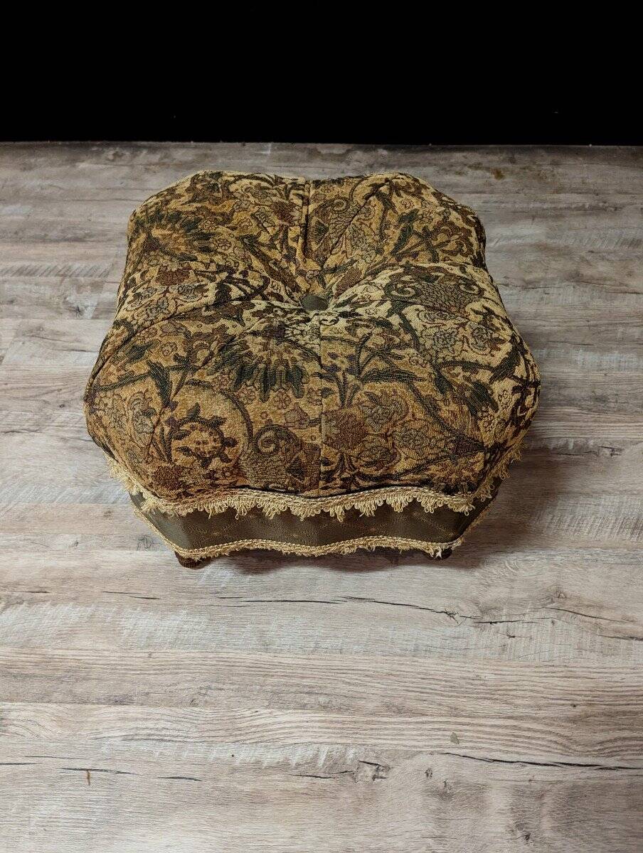 Napoleon III Living Room Pouf