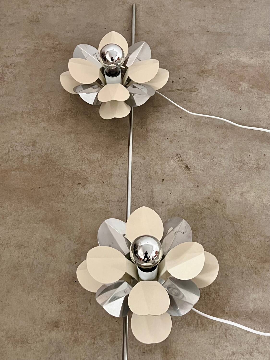 2-light flower floor lamp in French design metal from the 70s vintage