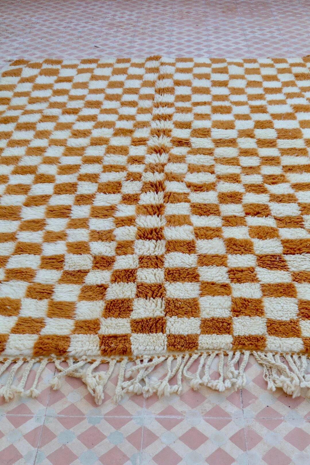 Berber rug in brown and beige check pattern - 206 x 154 cm